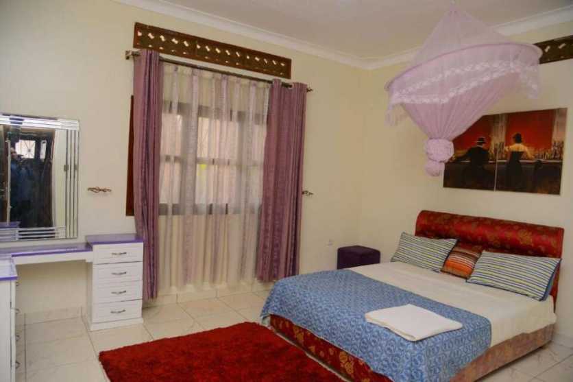 MODERN LUXURIOUS 2BEDS HOUSE IN KAMPALA CITY CTR